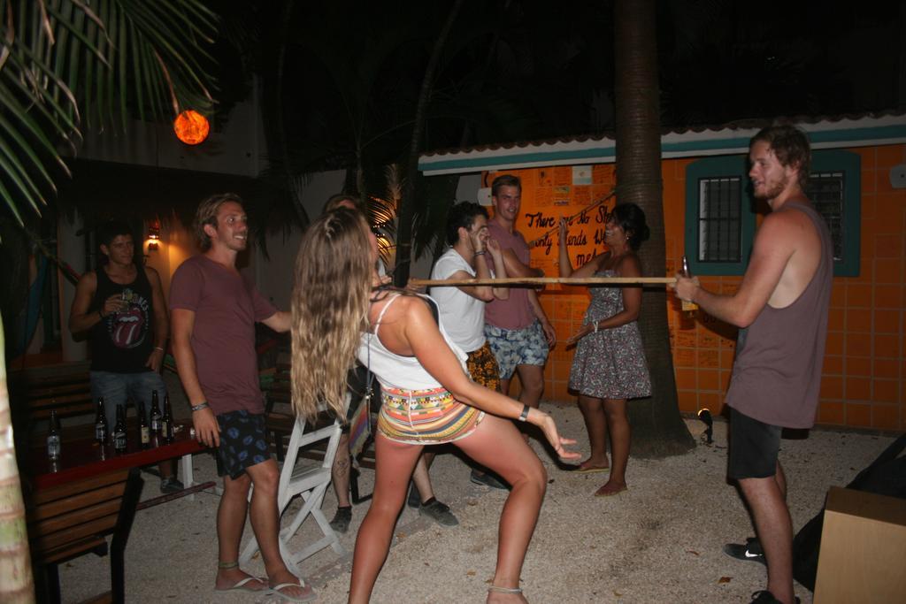 The Yak Hostel Playa del Carmen Exterior foto